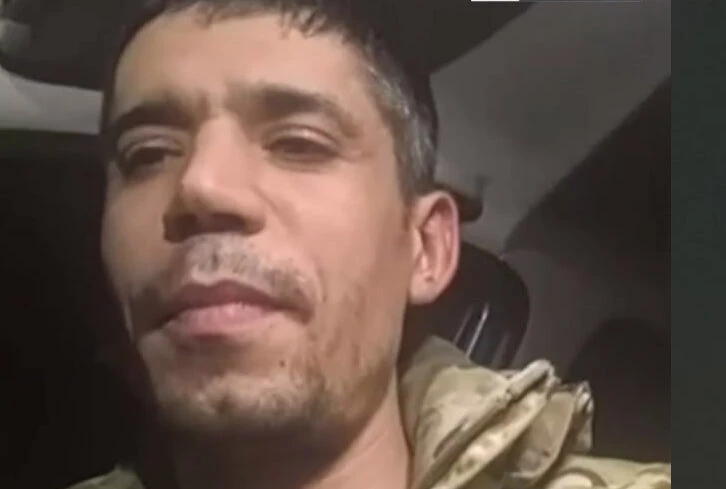 Названо имя раненого бойца ВС РФ, который возложил цветы к Вечному огню в Москве - tvspb.ru