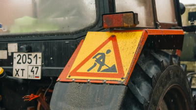 На дамбе Петербурга ухудшились погодные условия из-за снегопада — движение по КАД может быть затруднено