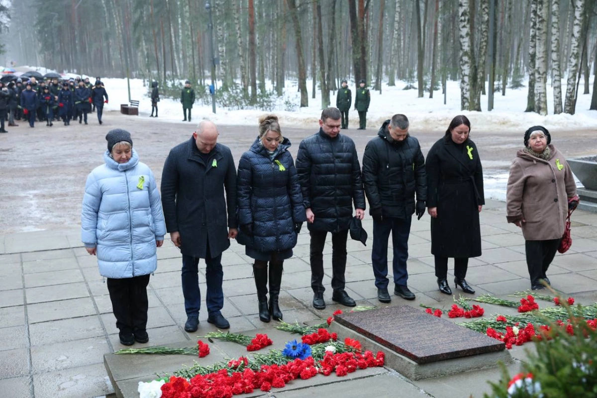 В Выборгском районе Петербурга прошли траурные церемонии, посвященные Дню освобождения Ленинграда от блокады - tvspb.ru