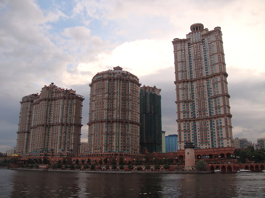 Возбуждено уголовное дело после хлопка в московском ЖК «Алые паруса» - tvspb.ru