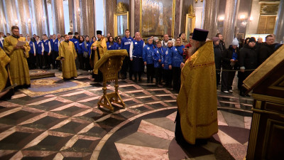 В Казанском кафедральном соборе провели молебен о здравии бойцов в зоне СВО