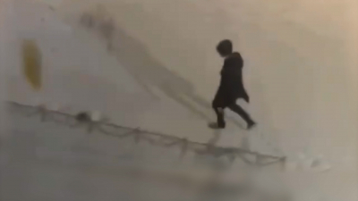 В Петербурге таксист, преследовавший даму сердца, закидал ее окна яйцами