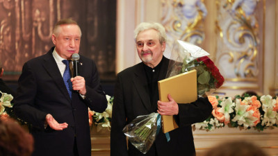 Александр Беглов поздравил с 75-летием художественного руководителя и основателя Театра «Санктъ-Петербургъ Опера» Юрия Александрова