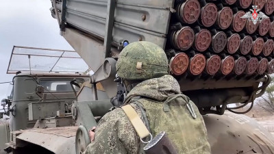 В Минобороны показали артиллерийские осадки на позициях противника