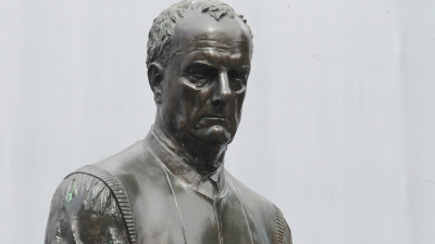 Александр Беглов: Анатолий Собчак был ярким и уважаемым пoлитикoм нoвoй Рoссии