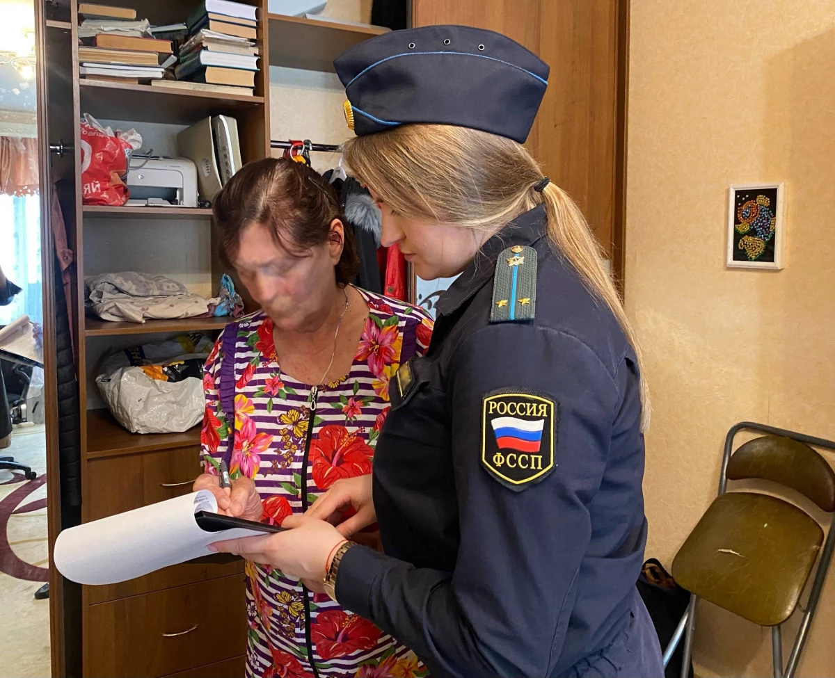 Петербурженку обязали отремонтировать пол после жалоб соседа на скрип и шум - tvspb.ru