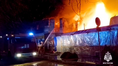 В Анапе произошёл сильный пожар в пансионате, где была база волонтёров, спасающих Чёрное море