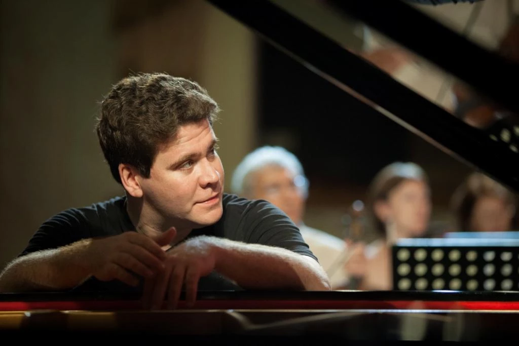 Пианист Денис Мацуев выступит 15 марта в БКЗ «Октябрьский» - tvspb.ru