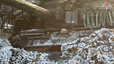 Экипажи танков Т-72Б3М уничтожили замаскированные пулеметные точки, укрепленные позиции и живую силу ВСУ