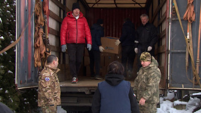 Ко Дню защитника Отечества в зону СВО из Петербурга отправили гуманитарную помощь