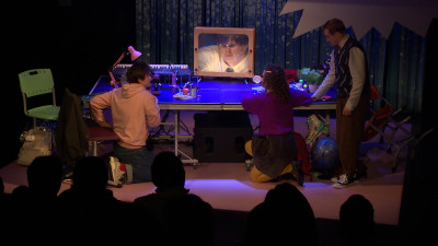 «Театральный проект 27» представил спектакль «Концерт по физике»