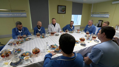 Губернатор Александр Беглов встретился с участниками СВО