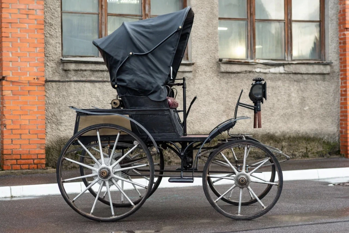 По центру Петербурга пройдет крупнейший в России парад ретроавтомобилей - tvspb.ru