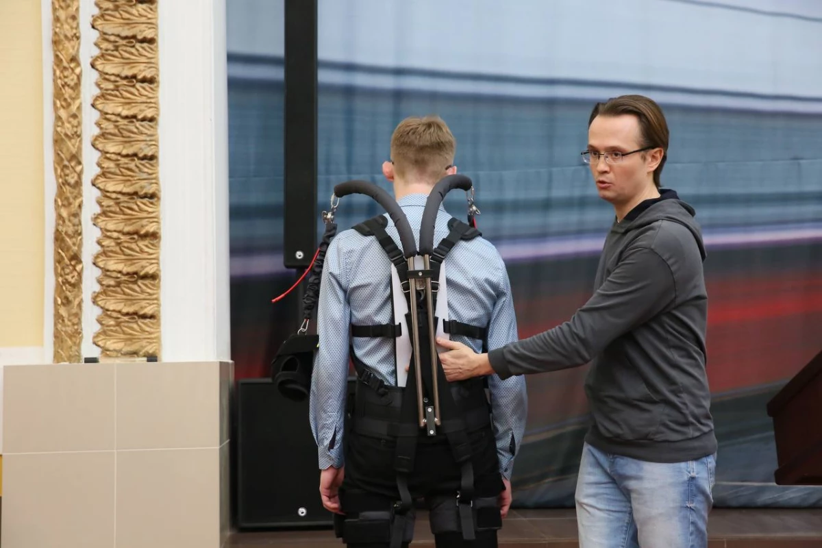 Горьковская магистраль внедрила 100 промышленных экзоскелетов в 2024 году - tvspb.ru