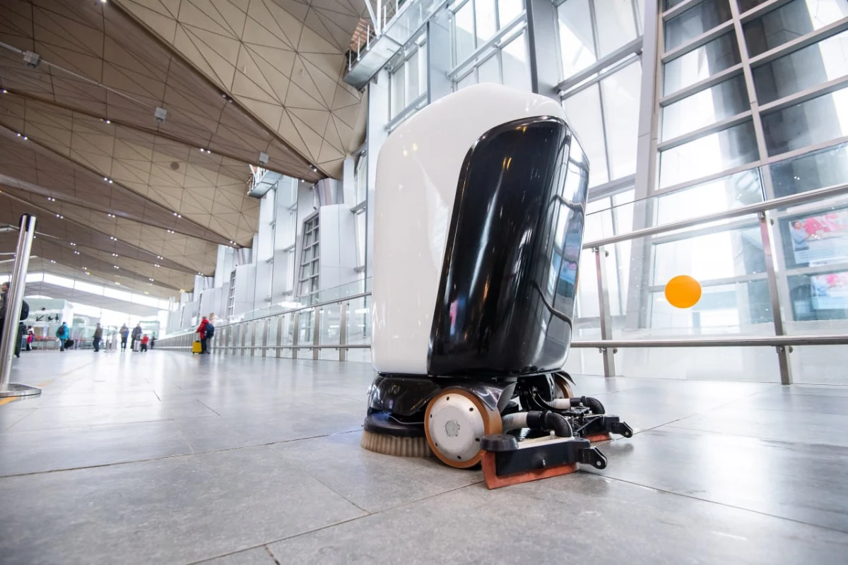 В Пулково для уборки теперь используют роботов с искусственным интеллектом - tvspb.ru