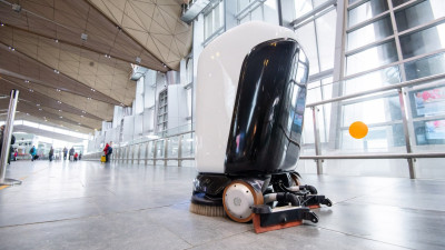 В Пулково для уборки теперь используют роботов с искусственным интеллектом