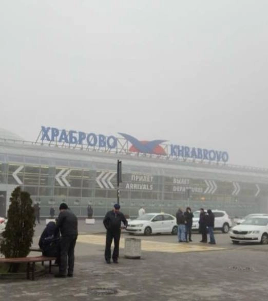 Пьяная пассажирка рейса Калиниград — Петербург открыла аварийный люк перед вылетом - tvspb.ru