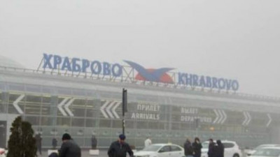 Пьяная пассажирка рейса Калиниград — Петербург открыла аварийный люк перед вылетом