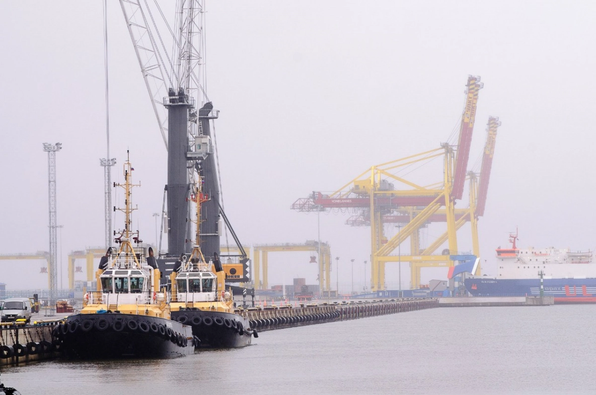 Утром 24 августа над портом Усть-Луга уничтожили 10 БПЛА - tvspb.ru