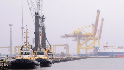 Утром 24 августа над портом Усть-Луга уничтожили 10 БПЛА