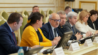 В Мариинском дворце обсудили инициативы по расширению мер соцподдержки многодетных семей