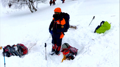 Спасатели МЧС России приостановили поиски петербуржцев в горах Северной Осетии
