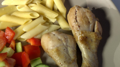 Диетолог объяснила, в чем причина избыточного веса и как избежать переедания