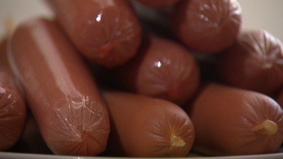 Микробы и крахмал: 60% сосисок в Петербурге содержат то, чего не должны