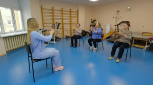 Зарядка для людей «серебряного возраста». Упражнения с мячом