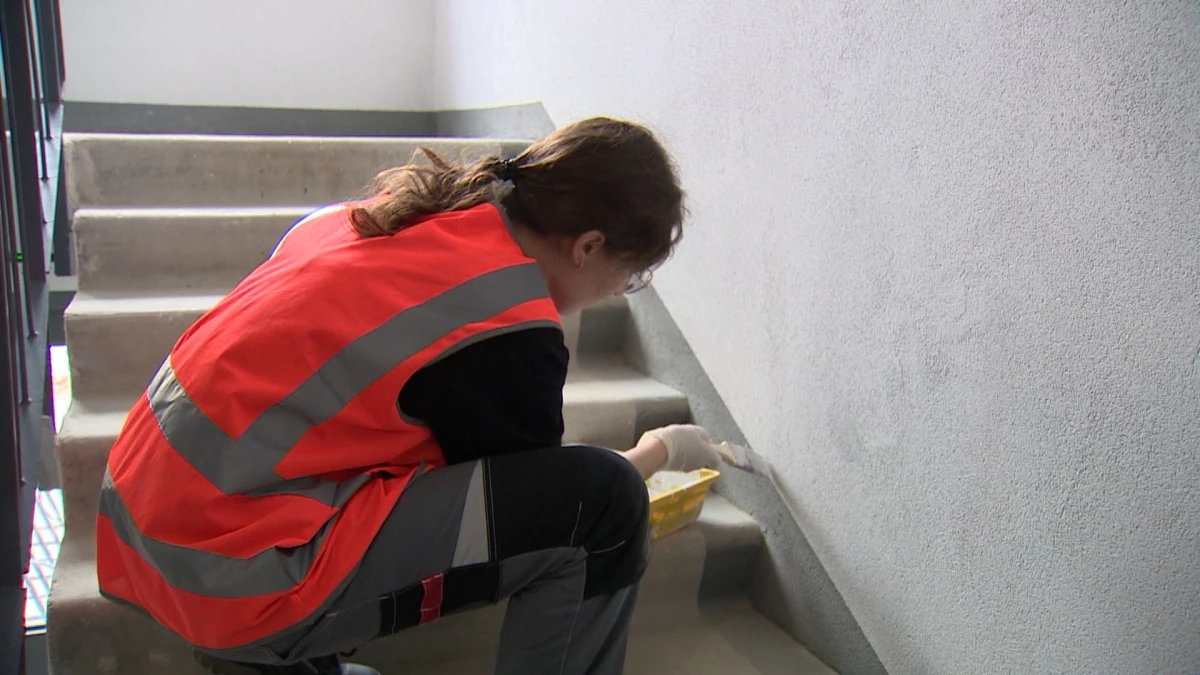 Почти 4 тысячи подростков воспользовались программой временного трудоустройства - tvspb.ru