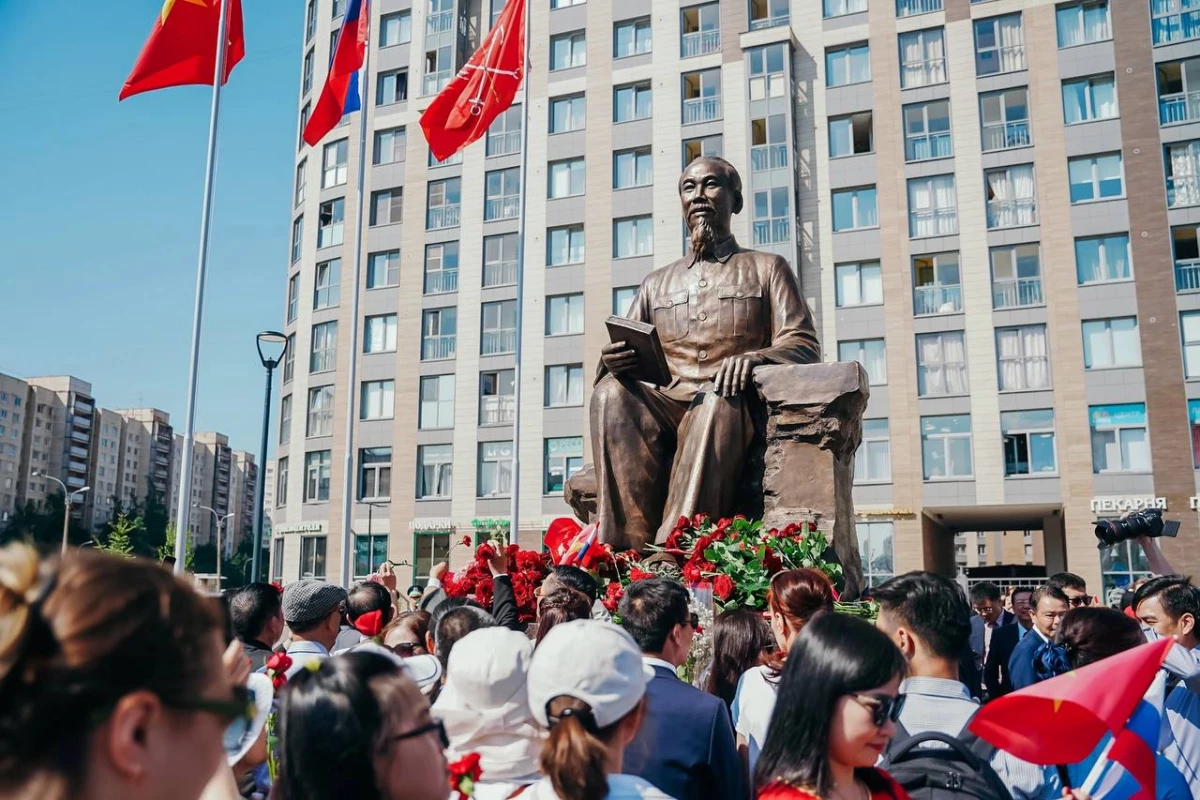 В Выборгском районе появилась площадь Хошимина - tvspb.ru