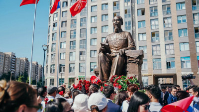 В Выборгском районе появилась площадь Хошимина