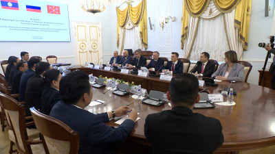 В столице Лаоса откроют информационно-деловой центр Петербурга