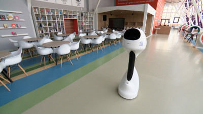 Как устроен робот-стюард, которого разработали школьники из Владивостока и Петербурга