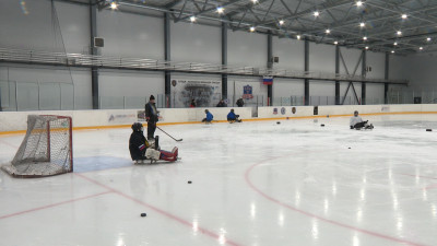 Петербургская команда «Звезда» взяла «бронзу» на Кубке по следж-хоккею «Герои нашего времени»