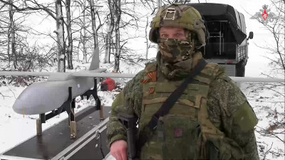 Расчет БПЛА «Мерлин-ВР» выявил скопление замаскированной техники и укрытий противника