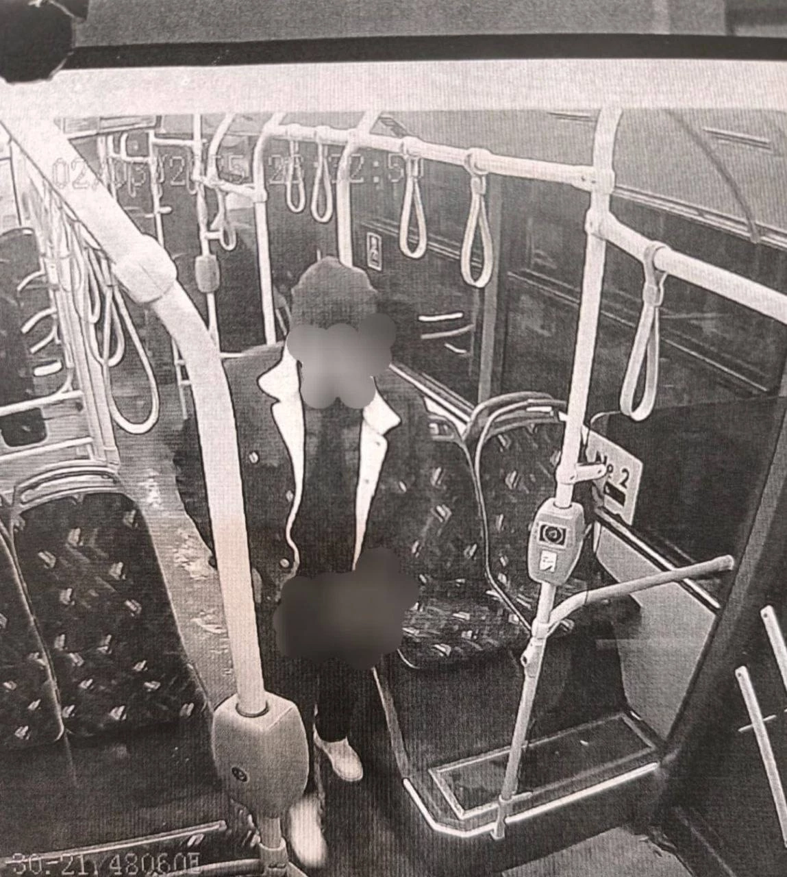 «Ненавижу себя за свой поступок»: непристойные жесты в троллейбусе стоили жителю Петербурга 10 суток ареста - tvspb.ru