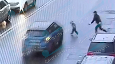 На Херсонской улице трехлетний ребёнок внезапно выбежал на дорогу и попал под машину