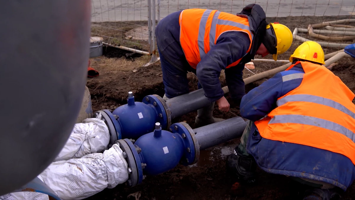 На этой неделе теплоэнергетики проверят на прочность трубы в трех районах Петербурга - tvspb.ru