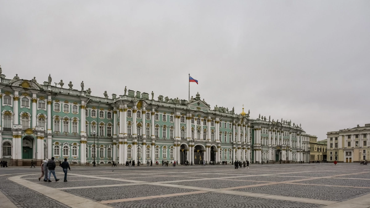 Эрмитаж запустил регулярные экскурсии на жестовом языке - tvspb.ru