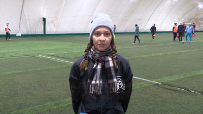 Капитан футбольной команды Театра «Зазеркалье» Алёна Медведева поздравила «Зенит» со 100-летием