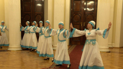 В Мариинском дворце выступил образцовый детский ансамбль «Чейне» из Алтая