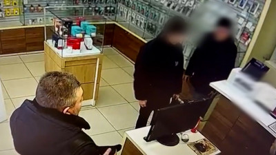 Бывшего работника салона сотовой связи подозревают в продаже персональных данных абонентов из Петербурга