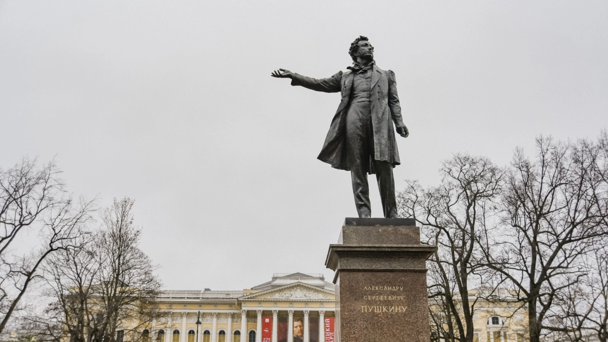 Памятник Пушкину на площади Искусств ждёт реставрация - tvspb.ru