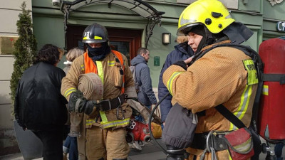 На улице Марата для огнеборцев провели учения по тушению пожара в гостинице