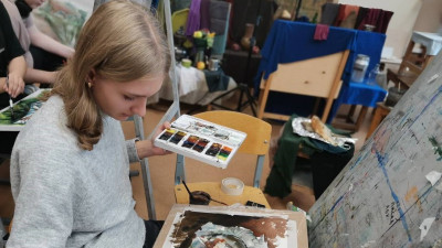 Творческая школа для юных художников из Мариуполя стартовала в Петербурге