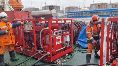 Почти 30 тысяч тонн мазута откачали из аварийного танкера Koala в морском порту Усть-Луга