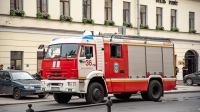 Из-за пожара в цехе в Невском районе эвакуировали 25 человек