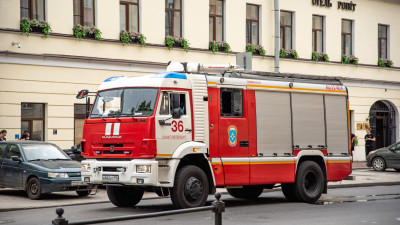 Из-за пожара в цехе в Невском районе эвакуировали 25 человек