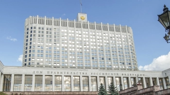 Правительство РФ: С 1 октября 2025 года зарплаты отдельных категорий бюджетников будут повышены на 7,6%
